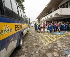 Encerrando as atividades do primeiro semestre do Porto Escola, a equipe da Diretoria de Meio Ambiente da Portos do Paraná recebeu nesta quinta-feira (27) 160 alunos com necessidades especiais da Escola Municipal Eva Cavani, de Paranaguá. 