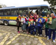 A visita foi dividida em duas turmas de 80 alunos, uma pela manhã e outra, à tarde. Pela manhã, participaram da palestra e visita ao cais do Porto de Paranaguá alunos mais velhos. À tarde, foi a vez das crianças. Nos dois momentos, com os dois públicos, a emoção foi contagiante.