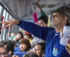 Encerrando as atividades do primeiro semestre do Porto Escola, a equipe da Diretoria de Meio Ambiente da Portos do Paraná recebeu nesta quinta-feira (27) 160 alunos com necessidades especiais da Escola Municipal Eva Cavani, de Paranaguá. 