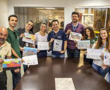 Na última terça-feira (25), a comissão composta por servidores da Portos do Paraná (Diretoria de Meio Ambiente e Assessoria de Comunicação), Cia Ambiental e da Secretaria Municipal de Educação e Ensino Integral de Paranaguá (SEMEDI) se reuniu para fazer a seleção.