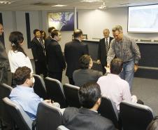 Um grupo de executivos da companhia chinesa Aviation Industry Corporation of China (AVIC/XAC) esteve em Paranaguá, no Litoral do estado, nesta quinta-feira (28), para conhecer as instalações do porto público e os novos projetos para expansão do terminal.