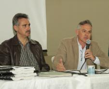 A Administração dos Portos de Paranaguá e Antonina (APPA) e o Instituto Brasileiro do Meio Ambiente e Recursos Naturais Renováveis (Ibama) promoveram uma audiência pública em Paranaguá, na noite desta quinta-feira (28), para apresentar e discutir o Estudo de Impacto Ambiental (EIA) e o respectivo Relatório de Impacto Ambiental (RIMA) das obras de dragagem de aprofundamento dos canais de navegação, berços de atracação e bacias de evolução do sistema aquaviário dos portos de Paranaguá e