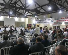 A Administração dos Portos de Paranaguá e Antonina (APPA) e o Instituto Brasileiro do Meio Ambiente e Recursos Naturais Renováveis (Ibama) promoveram uma audiência pública em Paranaguá, na noite desta quinta-feira (28), para apresentar e discutir o Estudo de Impacto Ambiental (EIA) e o respectivo Relatório de Impacto Ambiental (RIMA) das obras de dragagem de aprofundamento dos canais de navegação, berços de atracação e bacias de evolução do sistema aquaviário dos portos de Paranaguá e