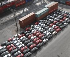 A solução encontrada foi adaptar espaços alternativos ao longo do cais para condicionar os veículos e atender a demanda.  A direção da Renault do Brasil enviou à Appa uma correspondência, parabenizando toda a equipe pelo atendimento à demanda, mesmo com as dificuldades  alfandegárias. 