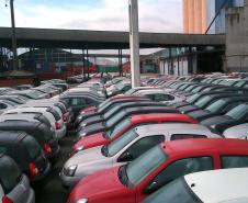 Desde maio, o Brasil não concede mais licenças automáticas para a importação de alguns produtos argentinos – veículos, autopeças, produtos têxteis, entre outros. A medida veio como respostas às restrições semelhantes feitas pela Argentina contra produtos brasileiros, em fevereiro deste ano.