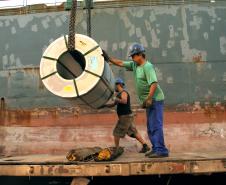 A movimentação de carga geral cresceu 2,6%, para 6,3 milhões de toneladas, entre exportação e importação.
