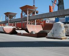 A maior parte destas peças refere-se à construção da maior fábrica de celulose de fibra curta do mundo. Dois navios trouxeram cerca de 3600 toneladas em equipamentos que vão integrar o Projeto Eldorado, que será construído em Três Lagoas (MS). Até meados de 2012, o Porto de Paranaguá receberá cerca de 30 mil toneladas em peças para a construção da fábrica. 