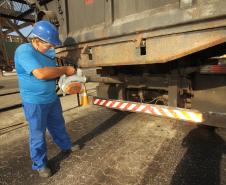 A Administração dos Portos de Paranaguá e Antonina (Appa) e os operadores portuários começaram uma operação nesta terça-feira (8) para garantir que nenhum caminhão que carrega fertilizantes e outros granéis deixe a área primária do cais sem passar por uma higienização, com jateamento mecânico de ar. 