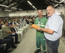 Este ano, o tema da XI SIPATP é “Segurança Absoluta: esta é a nossa meta”. Até a próxima sexta-feira (25), funcionários do Porto de Paranaguá, Trabalhadores Portuários Avulsos e funcionários de 15 empresas do setor que apóiam o evento participam de palestras interativas e lúdicas. 
