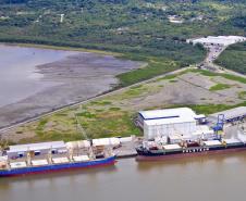 Uma das melhores recuperações registradas pela Appa em 2011 foi a movimentação de mercadorias no Porto de Antonina. Até novembro, foram 1,3 milhão de toneladas movimentadas, superando o recorde de 2004 em 25%. No comparativo com 2010, por exemplo, a movimentação deste ano em Antonina é 400% superior.
