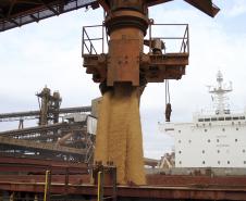 Já em novembro, a Appa registrou outros recordes na importação e exportação de produtos. Foram exportadas, 6,7 milhões de toneladas de soja em 2011. O volume é 13% superior ao recorde histórico de exportações do produto, registrado em 2003.