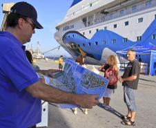 O trabalho para atrair navios de cruzeiros a Paranaguá tem sido feito em parceria com a Secretaria Estadual de Turismo. Para o secretário Faisal Saleh, o bom receptivo aos turistas em Paranaguá vai permitir que o Porto continue podendo negociar novas escalas.
