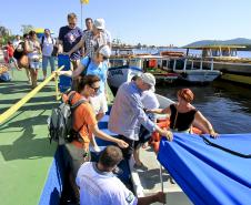 No mês passado quando esteve em Paranaguá, praticamente todos os passageiros que estavam a bordo do navio desceram para fazer passeios programados (Ilha do Mel, Curitiba, Morrestes, Antonina) e muitos ficaram em Paranaguá. Desta vez não foi diferente.