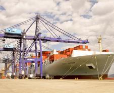 Antes de Paranaguá, o Cosco Vietnam – que tem bandeira chinesa – passou pelos portos do Rio Grande (RS) e de Itapoá (SC). Depois da escala no terminal paranaense, o navio segue para Santos e de lá, para Cingapura. 