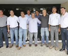 O encontro reuniu quatro secretários, o superintendente do Porto de Paranaguá e Antonina (APPA), e os presidentes do Instituto Ambiental do Paraná (IAP) e da EcoParaná. Também participaram do encontro, Luiz Mussato Pinto, presidente do IAP, Rafael Andregueto, da EcoParaná, o procurador Jurídico da APPA, Maurício Ferrante e o diretor técnico do porto, Paulinho Dalmaz.
