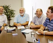 Também participaram do encontro, Luiz Mussato Pinto, presidente do IAP, Rafael Andregueto, da EcoParaná, o procurador Jurídico da APPA, Maurício Ferrante e o diretor técnico do porto, Paulinho Dalmaz.