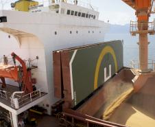O Mato Grosso, o maior produtor de soja do país e de onde vem mais de 25% da soja exportada pelo Porto de Paranaguá, está prevendo uma alta de 8% na safra de soja de 2011/2012. A previsão é de uma produção de 22 milhões de toneladas de soja. Até agora, já foram colhidas mais de 50% do volume plantado, de acordo com dados do Instituto Matogrossense de Economia Agropecuária (Imea).
