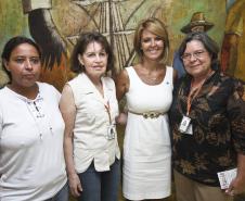 Dos quase mil funcionários, estagiários e terceirizados que trabalham nos portos paranaenses, 120 são mulheres. 