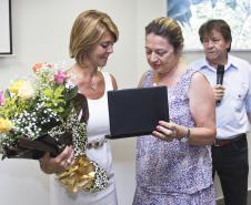 A secretária estadual da família e desenvolvimento social, Fernanda Richa, participou nesta quinta-feira (08), em Paranaguá, das comemorações ao Dia Internacional da Mulher. O evento, promovido pela Administração dos Portos de Paranaguá e Antonina (Appa), foi realizado para homenagear as funcionárias da autarquia.