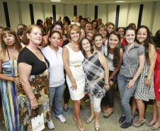 Dos quase mil funcionários, estagiários e terceirizados que trabalham nos portos paranaenses, 120 são mulheres. 