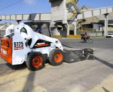 Os equipamentos vêm reforçar o sistema de limpeza das vias com o início da safra, época em que aumenta consideravelmente o número de caminhões trafegando pela cidade.