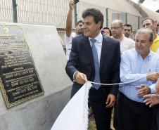 O governador Beto Richa participou nesta segunda-feira (19), da inauguração das novas instalações do terminal portuário da Cooperativa Cotriguaçu em Paranaguá. A empresa investiu R$ 30 milhões para ampliar a capacidade do sistema de armazenagem (de 150 mil para 210 mil toneladas de grãos) e a área de descarga de grãos e modernizar o sistema administrativo. 