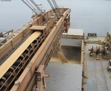 Nos próximos 60 dias estará fechado o escopo das melhorias a serem executadas no corredor de exportação em caráter emergencial e para os próximos anos. A obra de modernização prevê a construção, na mesma área, de dois armazéns graneleiros com capacidade estática de 195 mil toneladas e rendimento operacional de duas mil toneladas por hora.