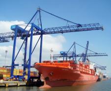 No total geral, a Appa fechou o trimestre com 8,9 milhões de toneladas movimentadas, apresentando alta de 9% em relação a 2011. A receita cambial gerada pelas exportações apresentou crescimento de 23%, totalizando US$ 3,7 bilhões. 