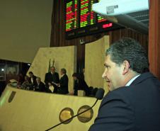 Os deputados estaduais puderam fazer perguntas, questionar o Programa de Expansão, e tirar dúvidas em relação ao futuro dos portos paranaenses. Alguns parlamentares pediram explicações sobre a inclusão do Porto de Antonina no programa de dragagem que será iniciado nos próximos meses.
