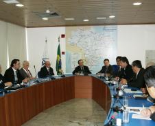 O secretário estadual de Infraestrutura e Logística, José Richa Filho, o superintendente da APPA, Luiz Henrique Dividino e o diretor administrativo e financeiro da Appa, Carlos Roberto Frisoli, participaram de uma reunião nesta quarta-feira (25), em Brasília, com o diretor da ANTAQ, Pedro Brito. 