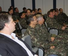 Ao todo, 35 oficiais participaram da ação. O superintendente dos portos de Paranaguá e Antonina, Luiz Henrique Dividino, recepcionou os oficiais. Eles participaram de uma apresentação sobre a infraestrutura portuária e receberam material cartográfico da região. 