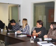 Os membros do Conselho de Autoridade Portuária (CAP) de Paranaguá, que integram a Comissão Interna para tratar do Plano de Desenvolvimento e Zoneamento do Porto Organizado de Paranaguá (PDZPO), participaram, nesta segunda-feira (25), da quarta reunião de trabalho da Comissão. O grupo está discutindo os detalhes do PDZPO apresentado pela Appa no último dia 24 de maio ao CAP. 