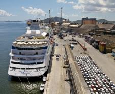 O Grupo de Trabalho do Turismo Náutico (GT Náutico) do Governo do Paraná apresentou nesta sexta-feira (29), em Paranaguá, o projeto do terminal de passageiros do Porto de Paranaguá para a diretora de Infraestrutura da Associação Brasileira das Empresas Marítimas (Abremar) e diretora de operações da MSC Cruzeiros, Márcia Leite. 
