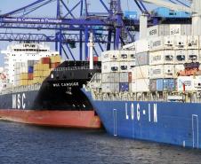 A exportação de contêineres também apresentou alta, de 10%. De janeiro a junho, este ano, foram mais de 184 mil TEUs (twenty-foot equivalent unit). No ano passado, esse total era de 167 mil. 
