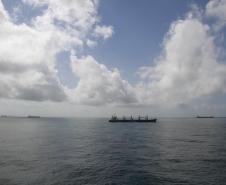 Nesta sexta-feira (24), dos 106 navios ao largo, 37 estavam aguardando para atracar no Corredor de Exportação.