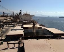 A movimentação de granéis pelo Corredor de Exportação do Porto de Paranaguá cresceu 12,59% nos primeiros oito meses do ano, em comparação com o mesmo período de 2011
