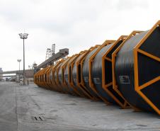 O Porto de Paranaguá realizou no fim de semana a segunda exportação de carga especial do ano. Trata-se de uma remessa de 18 bobinas de correias transportadoras, fabricadas pela ContiTech, unidade do Grupo Continental instalada em Ponta Grossa, região dos Campos Gerais. A carga foi destinada à empresa Vale, em Moçambique, na África.