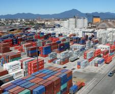 Este ano, de acordo com dados do Ministério do Desenvolvimento Indústria e Comércio Exterior (MDIC), foram exportadas 158 toneladas de biscoitos pelo Porto de Paranaguá. Esse volume foi fabricado no próprio Paraná e gerou uma receita de U$ 311, 5 mil. Os principais destinos desses produtos foram Angola, Líbia e Cuba.
