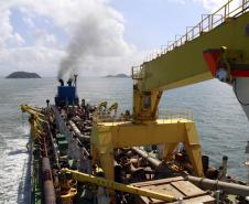 Antonina – De acordo com Dividino, a próxima medida será o início dos trabalhos de dragagem do lote 2, que compreende o canal de acesso ao Porto de Antonina. “Esta dragagem vai começar a ser feita paralelamente ao trabalho que está sendo realizado em Paranaguá. Uma segunda draga, de menor porte, virá para realizar o serviço”, explica.