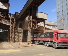 O destaque entre os granéis foi o milho, que apresentou alta de 41% nas exportações, fechando o mês de setembro com 2 milhões de toneladas movimentadas. 