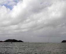 A autorização da Capitania condiciona a realização de dez manobras experimentais com navios deste porte para avaliar conceder a autorização definitiva das manobras dessa classe de navios, em condições normais