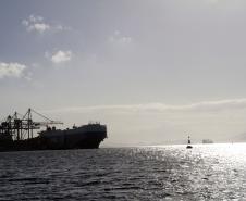 “Com esta autorização, temos condições de anunciar aos armadores as condições operacionais do Porto e as primeiras manobras deverão acontecer no primeiro semestre 2013. Quando realizada, será a maior embarcação de contêineres a operar em um Porto brasileiro”, afirma Dividino. “Nossa meta é posicionarmos, em definitivo, o Terminal de Contêineres do Paraná como rota principal na costa brasileira”, completa o superintendente.

