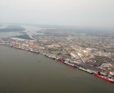 Com o objetivo de tornar os portos do Paraná mais seguros, governador autoriza a contratação de serviços de inspeção de cargas não invasiva, além da construção de muros, substituição de cercas e instalação de novos portões e grades para controle do acesso.