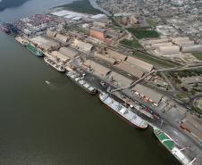 Com o objetivo de tornar os portos do Paraná mais seguros, governador autoriza a contratação de serviços de inspeção de cargas não invasiva, além da construção de muros, substituição de cercas e instalação de novos portões e grades para controle do acesso.