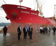 No Porto de Antonina, a comitiva visitou os terminais Barão de Teffé e Ponta do Félix.