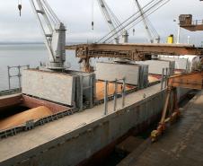 O bom tempo, em abril, permitiu a retomada das exportações de soja. E o Corredor de Exportação tem registrado alta produtividade nos embarques como o de ontem, quando foram exportadas pelo complexo 100,2 mil toneladas de grãos