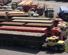 Número de caminhões recebidos no Pátio de Triagem cresceu 8% em julho. Fim das filas tem reduzido o custo do transporte de cargas para o Porto de Paranaguá. 