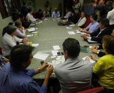 Por iniciativa dos estados do Paraná, Mato Grosso e Mato Grosso do Sul, será realizada no próximo dia 1º de Agosto, em Campo Grande (MS), a Reunião Eixo Centro Sul, para discutir os desafios do escoamento das safras agrícolas.