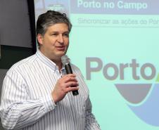 Representantes do setor agroindustrial de Campo Mourão e região se reuniram na noite desta quinta-feira (22) com o secretário de Infraestrutura do Paraná, José Richa Filho, e com o superintendente dos portos paranaenses, Luiz Henrique Dividino