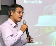 Representantes do setor agroindustrial de Campo Mourão e região se reuniram na noite desta quinta-feira (22) com o secretário de Infraestrutura do Paraná, José Richa Filho, e com o superintendente dos portos paranaenses, Luiz Henrique Dividino
